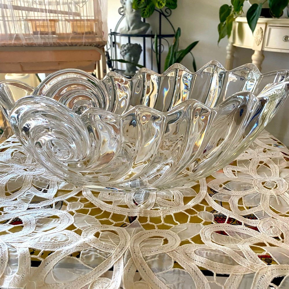 MIKASA OCEAN WAVE BUFFET BOWL
